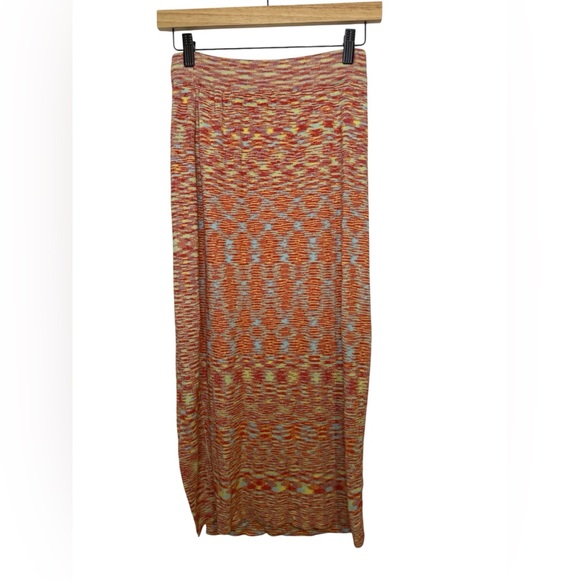 Vestique Vibrant Vintage Pattern Knit Skirt with Slit SZ Medium - Picture 3 of 6